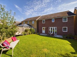 Rear- click for photo gallery